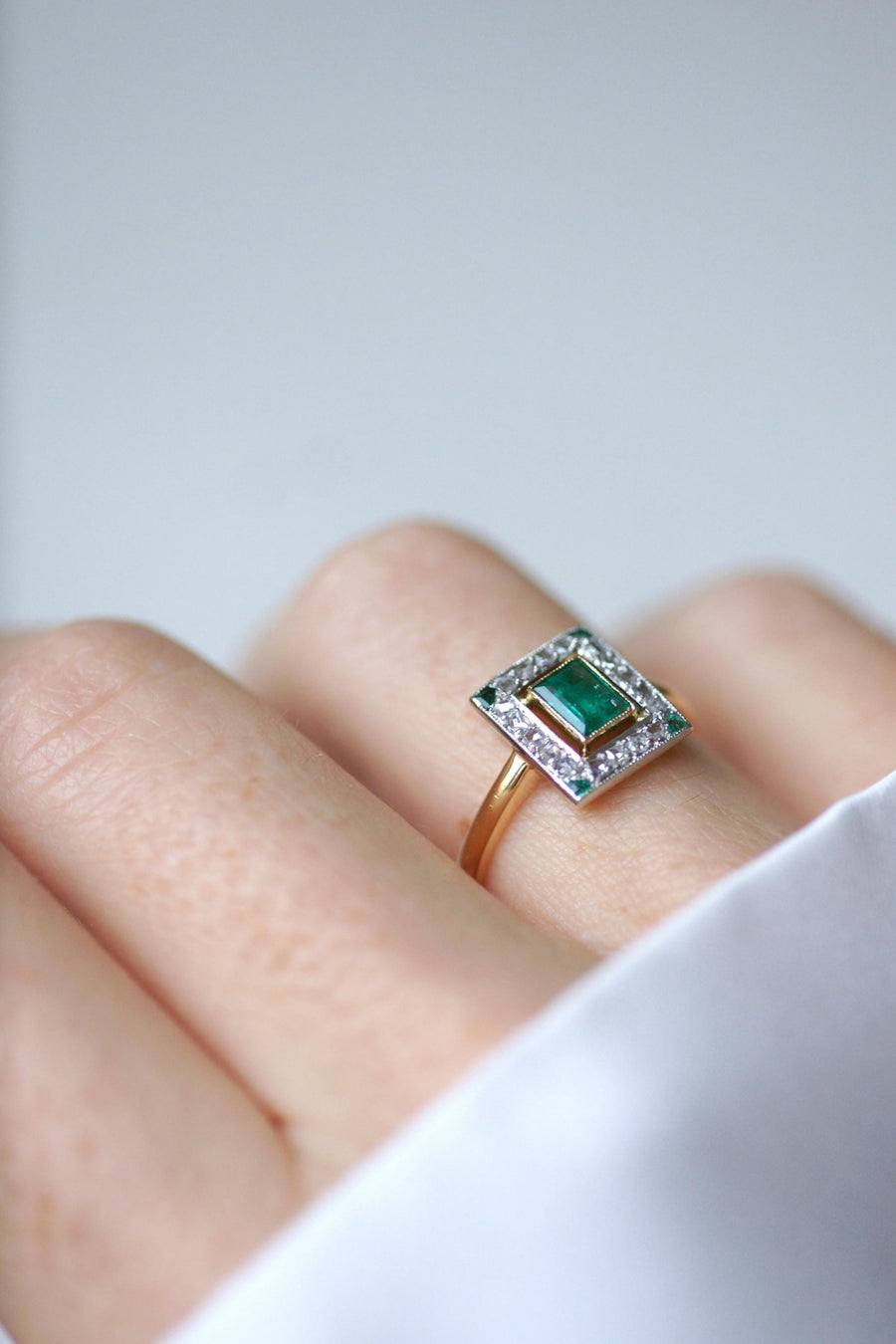 Bague Art Déco Emeraude et diamants - Galerie Pénélope