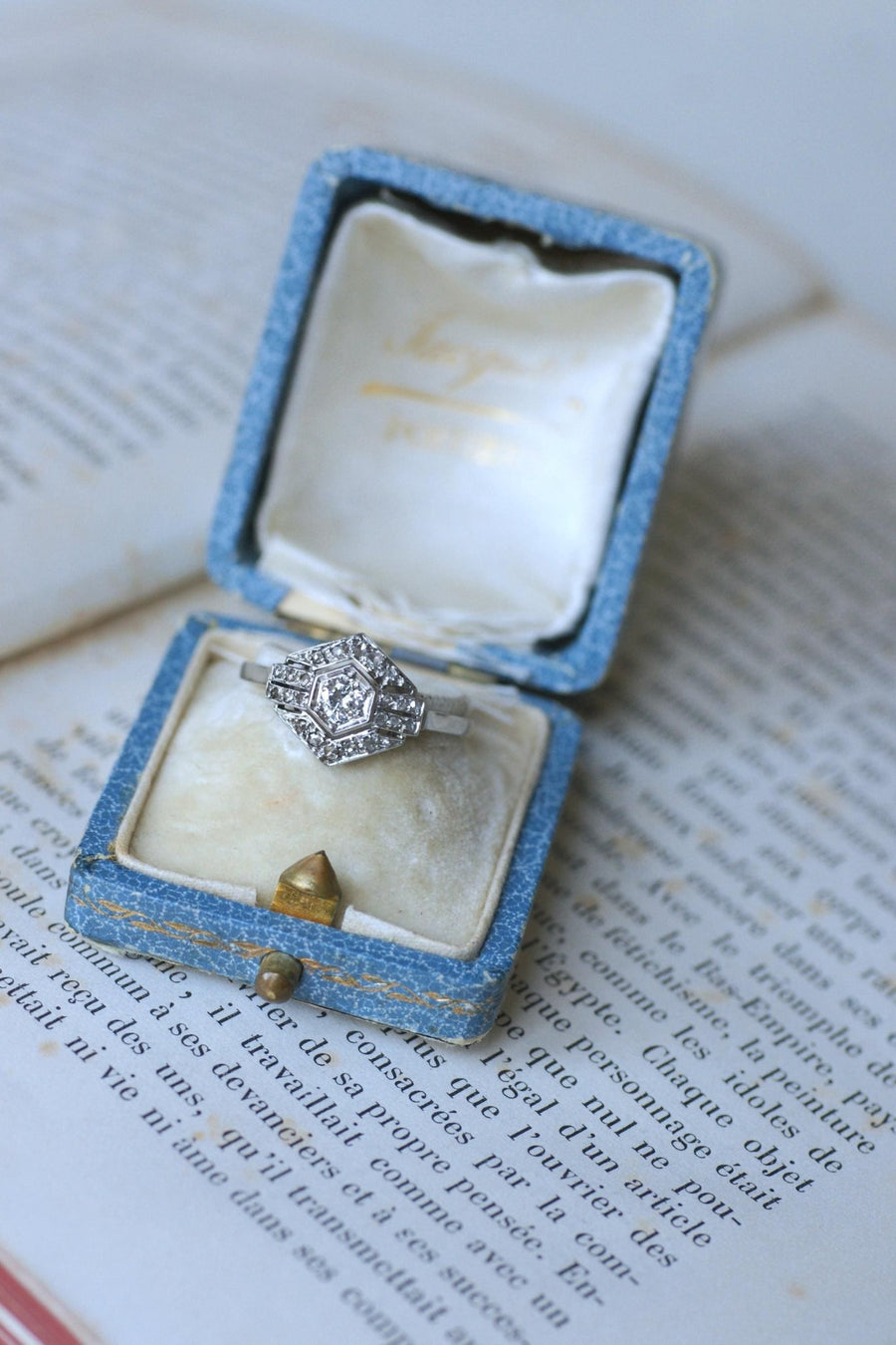 Bague Art Déco Hexagonale Diamants et Platine - Galerie Pénélope