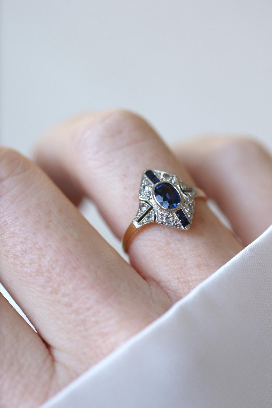 Bague Art Déco Marquise Saphirs et Diamants - Galerie Pénélope