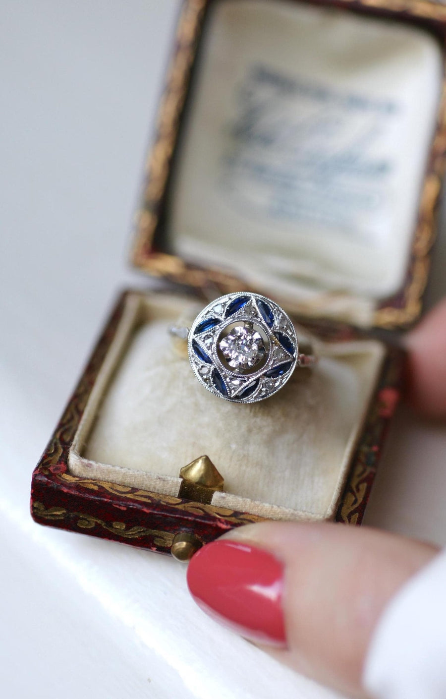 Bague Art Deco Rosace Saphirs et Diamants - Galerie Pénélope