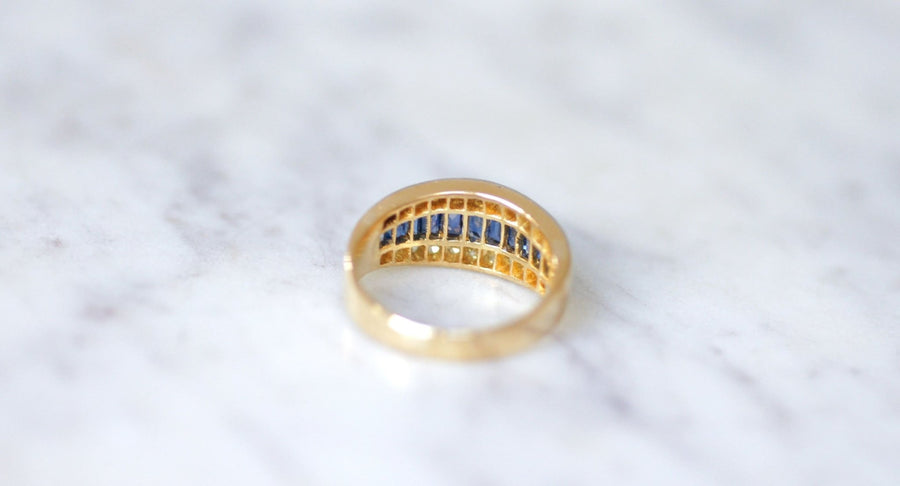 Bague Bandeau Art Deco Saphirs Calibrés et Diamants - Galerie Pénélope