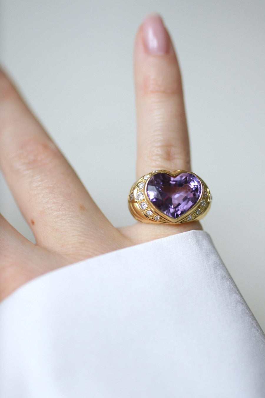 Bague Boule Coeur Améthyste et Diamants sur Or Jaune - Galerie Pénélope