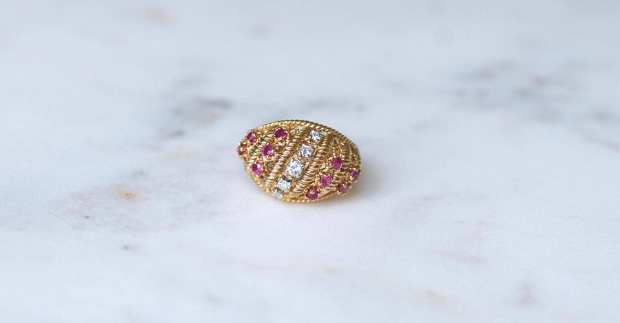 Bague Boule Torsade Diamants et Rubis sur Or Jaune - Galerie Pénélope