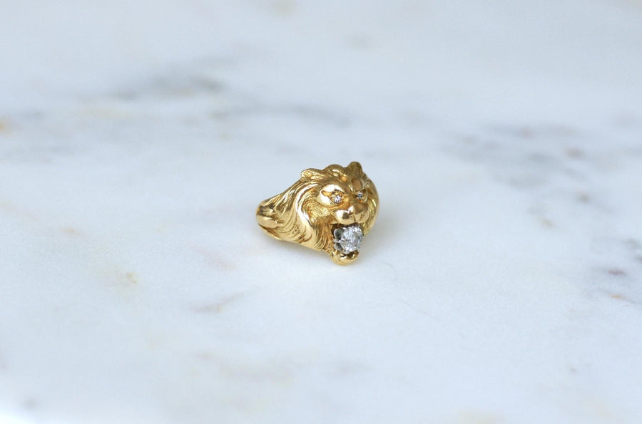 Bague Chevalière Ancienne Lion Diamants Or jaune - Galerie Pénélope