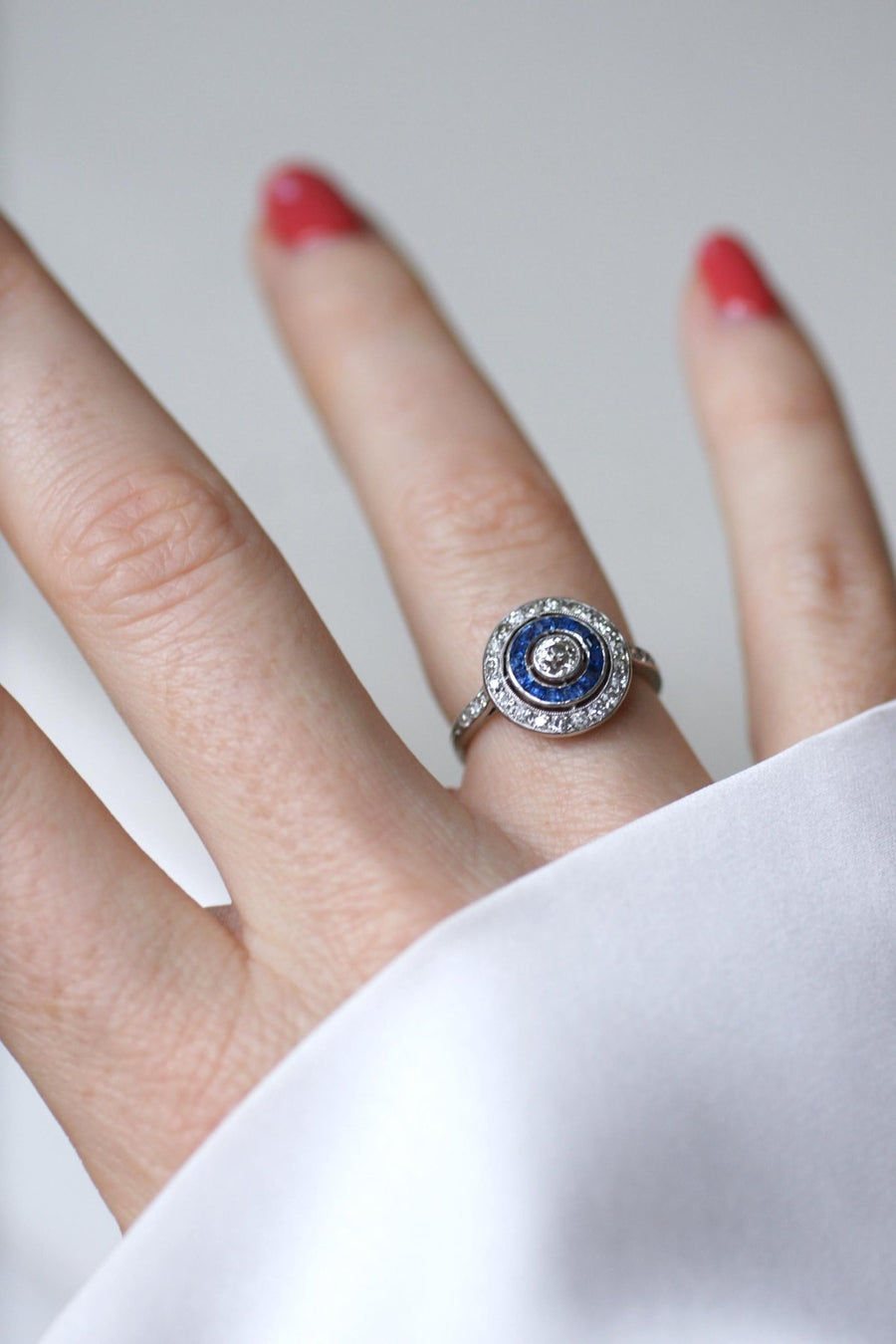 Bague Cible Art Deco Saphirs et Diamants - Galerie Pénélope