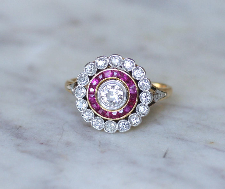 Bague Cible Belle Epoque Diamants et Rubis Calibrés - Galerie Pénélope