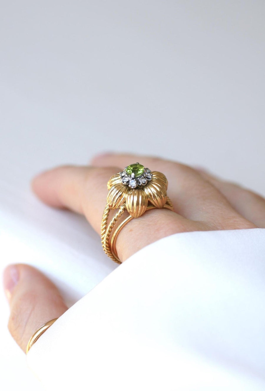 Bague Cocktail Fleur Péridot Diamants Or Jaune - Galerie Pénélope