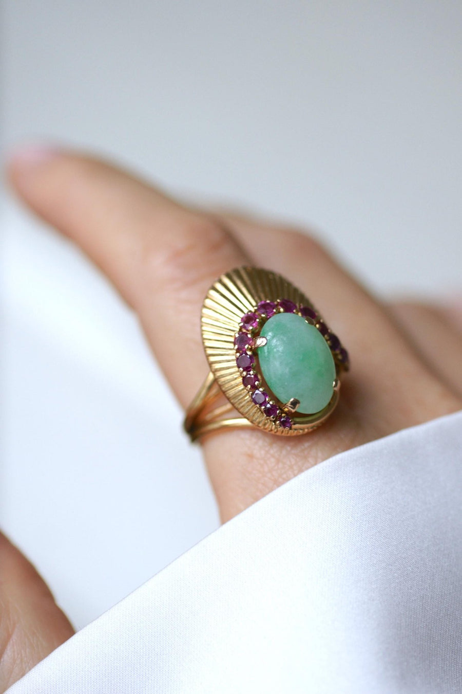 Bague Cocktail Jade et Rubis sur Or Jaune - Galerie Pénélope