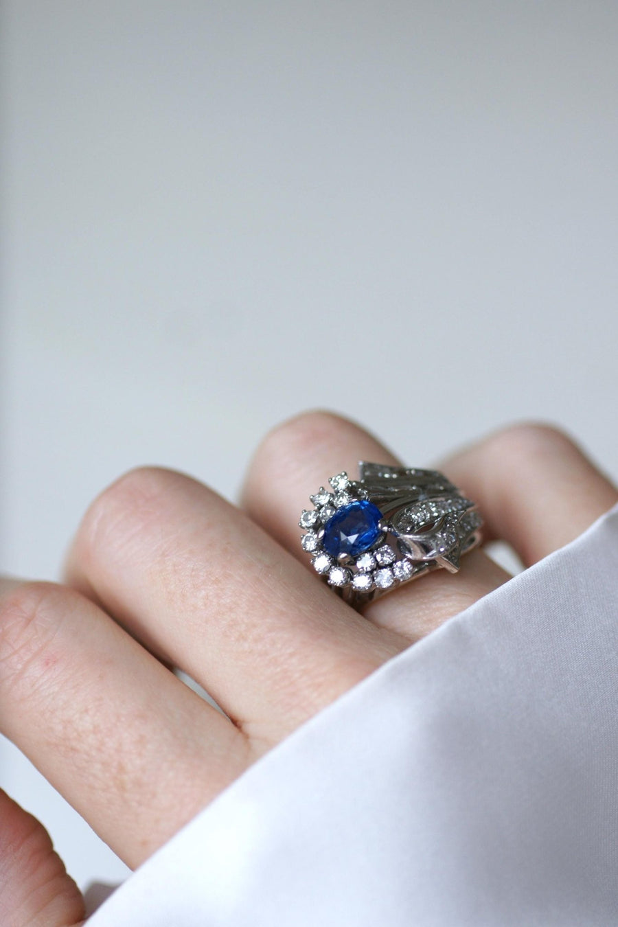 Bague Cocktail Saphir de Ceylan et Diamants - Galerie Pénélope