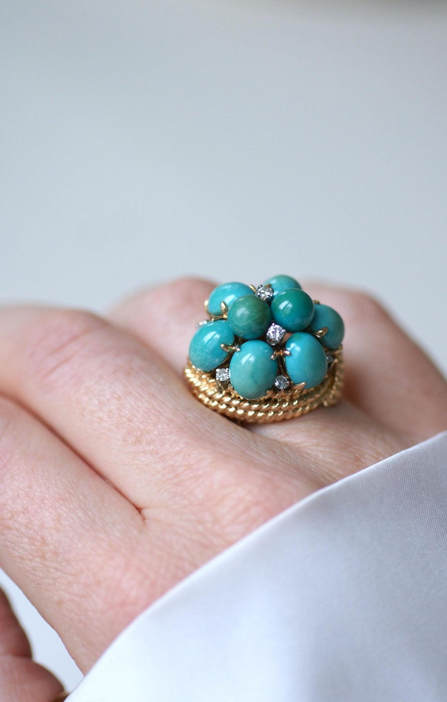 Bague Cocktail Turquoises et Diamants sur Or Jaune - Galerie Pénélope