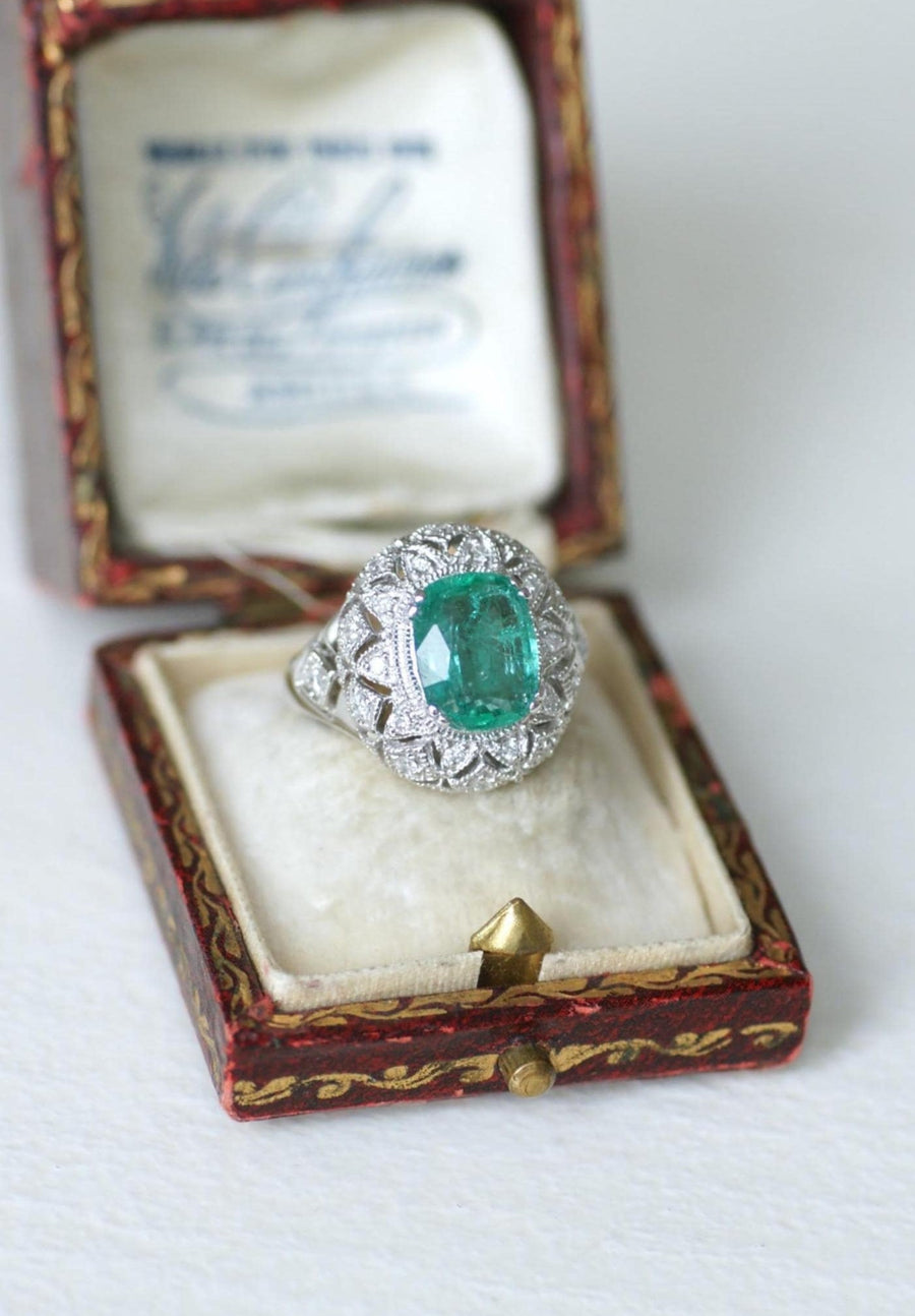 Bague Dôme Style Art Déco Emeraude 2,58 Cts et Diamants - Galerie Pénélope