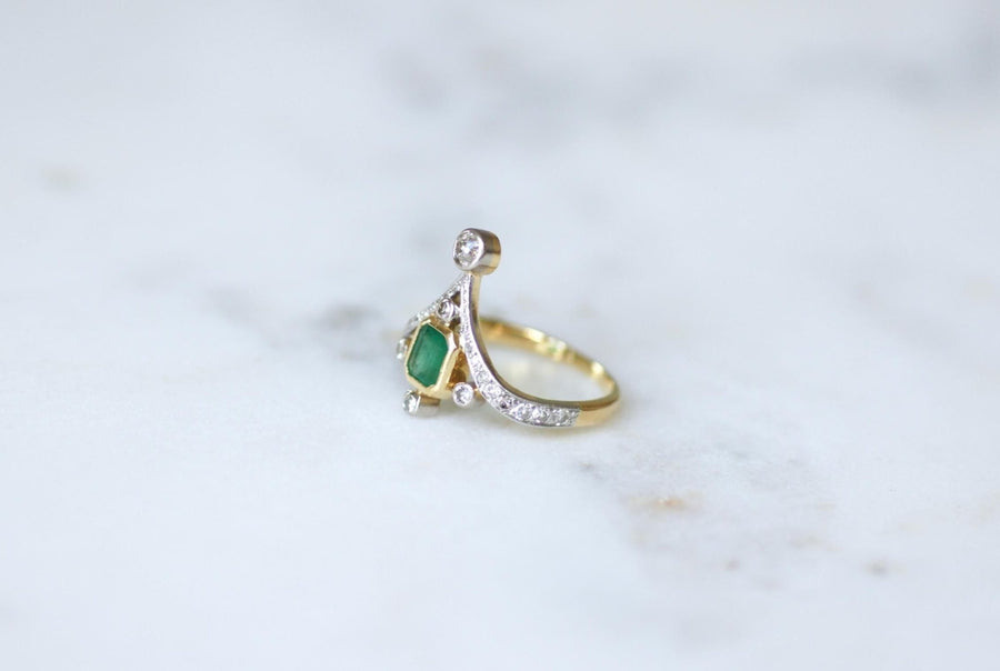 Bague Duchesse Emeraude et Diamants sur Or et Platine - Galerie Pénélope