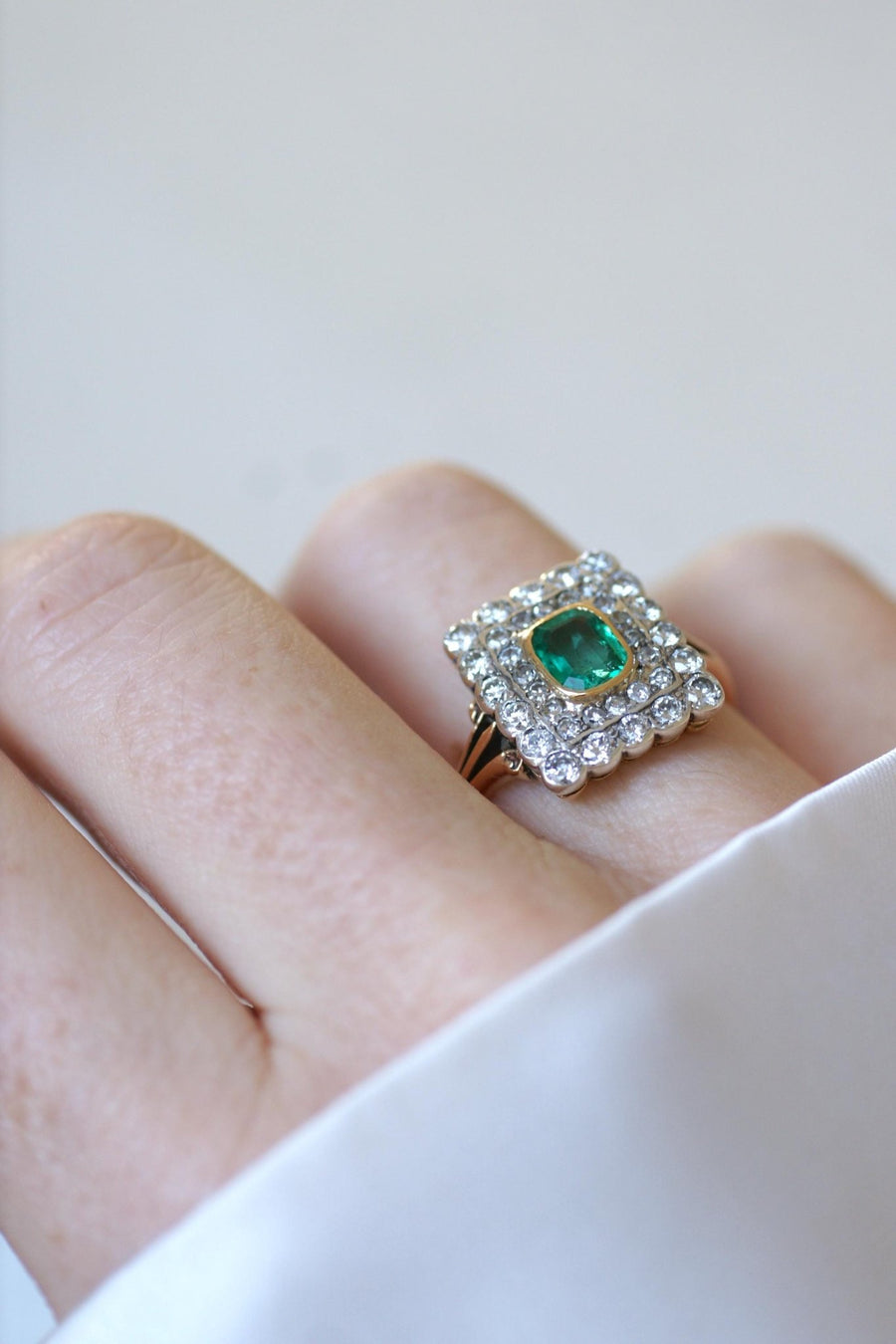 Bague Emeraude Colombienne Double Entourage Diamants - Galerie Pénélope