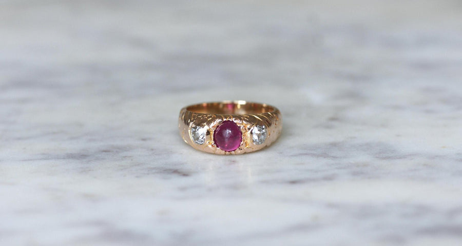 Bague Jonc Ciselé Rubis Birman et Diamants Or Rose - Galerie Pénélope