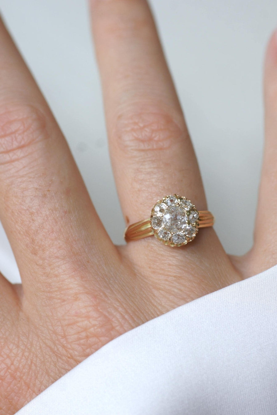 Bague Marguerite Ancienne Diamants sur Or Jaune - Galerie Pénélope