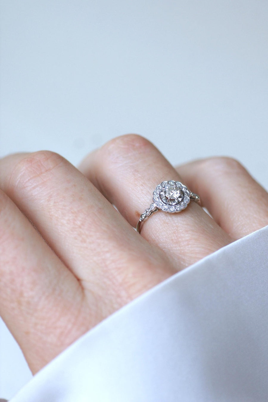 Bague Marguerite Art Deco Diamants sur Platine - Galerie Pénélope