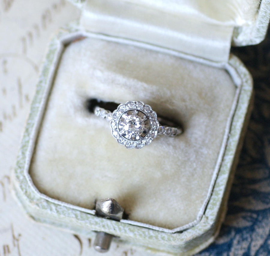 Bague Marguerite Art Deco Diamants sur Platine - Galerie Pénélope