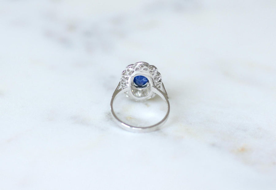 Bague Marguerite Art Deco Saphir Ceylan 1,90 Cts et Diamants - Galerie Pénélope