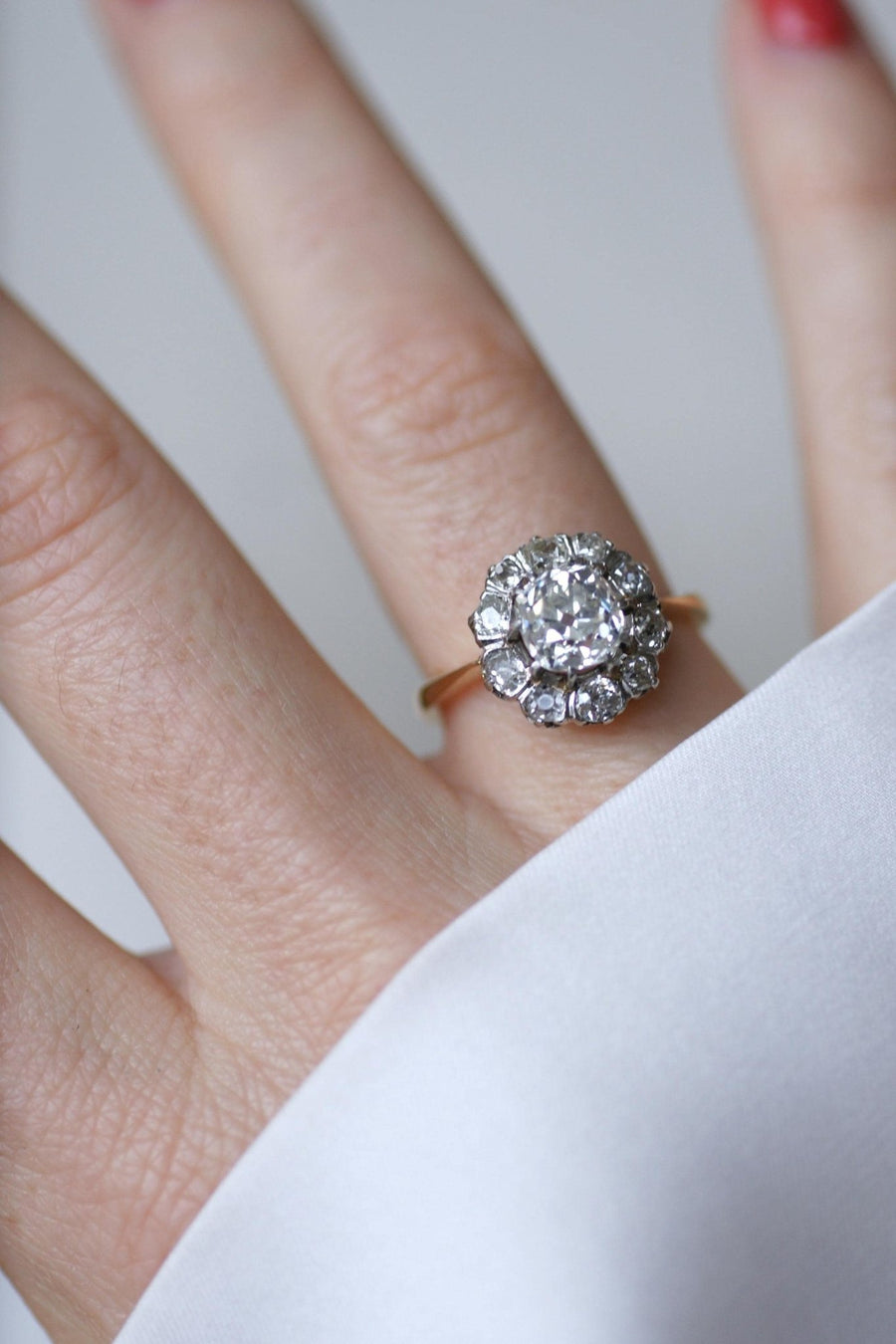 Bague Marguerite Diamants Coussin 1.68 Cts - Galerie Pénélope