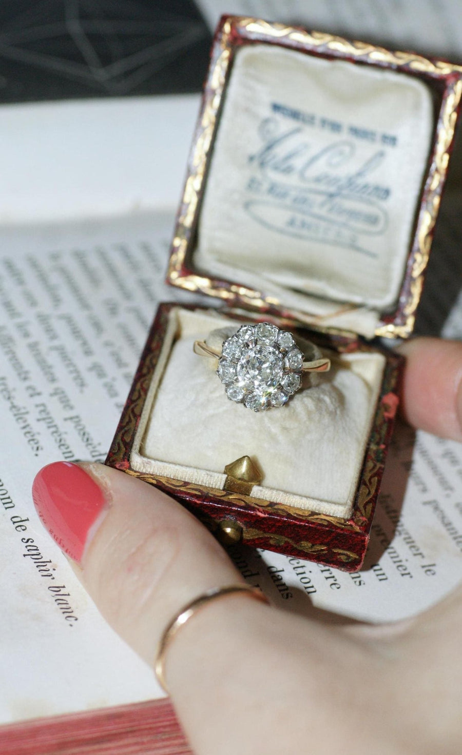 Bague Marguerite Diamants Coussin 1.68 Cts - Galerie Pénélope