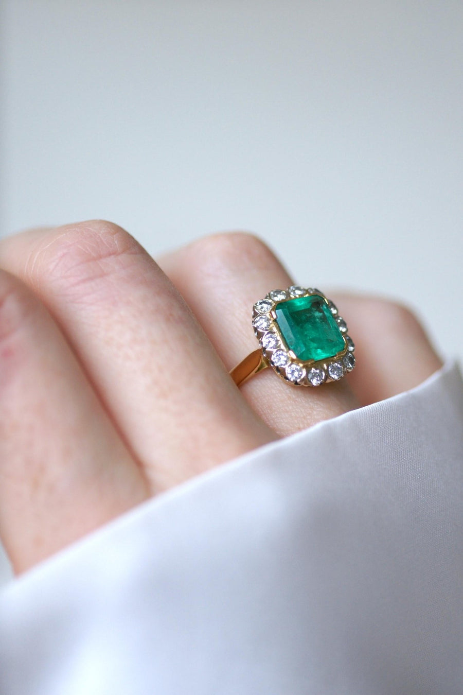 Bague Marguerite Emeraude Colombie 3.20 Cts et Diamants - Galerie Pénélope