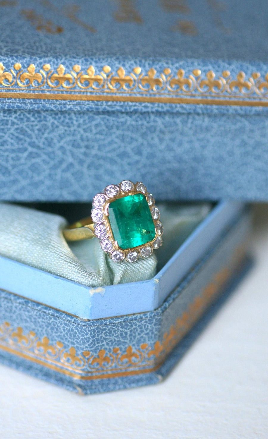 Bague Marguerite Emeraude Colombie 3.20 Cts et Diamants - Galerie Pénélope