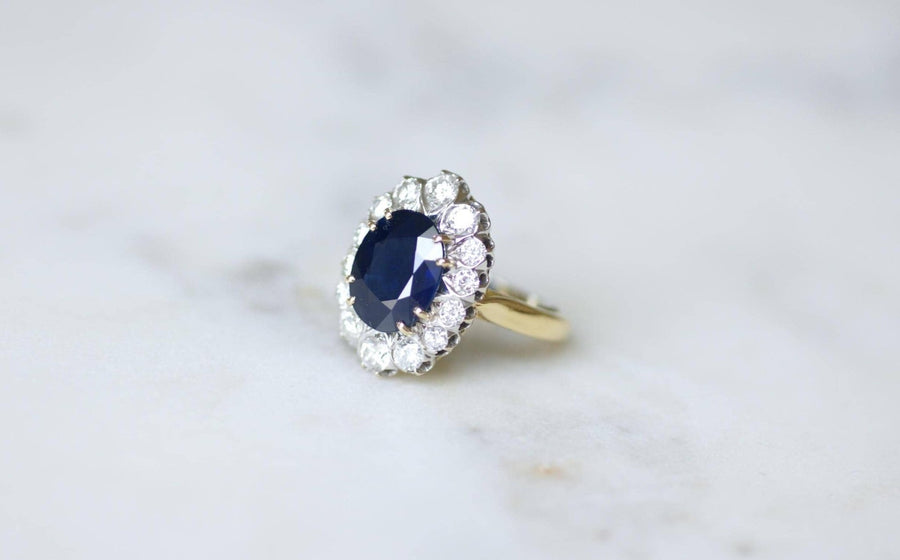 Bague Marguerite Saphir 4,60 Cts Entourage Diamants - Galerie Pénélope