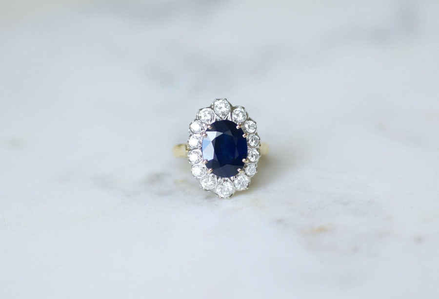 Bague Marguerite Saphir 4,60 Cts Entourage Diamants - Galerie Pénélope