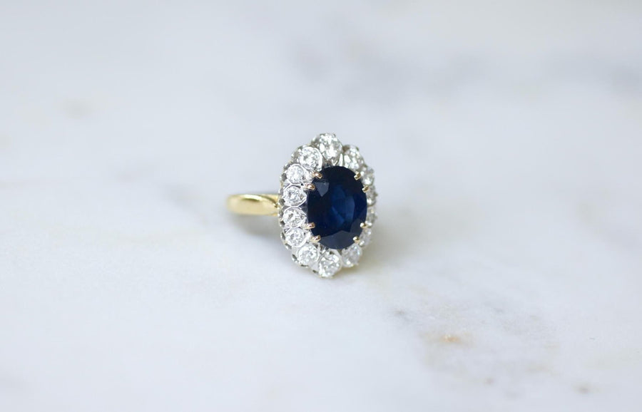 Bague Marguerite Saphir 4,60 Cts Entourage Diamants - Galerie Pénélope