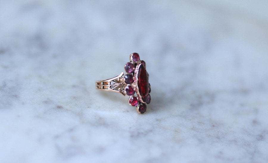 Bague Marquise Ancienne Or Rose et Grenats de Perpignan - Galerie Pénélope