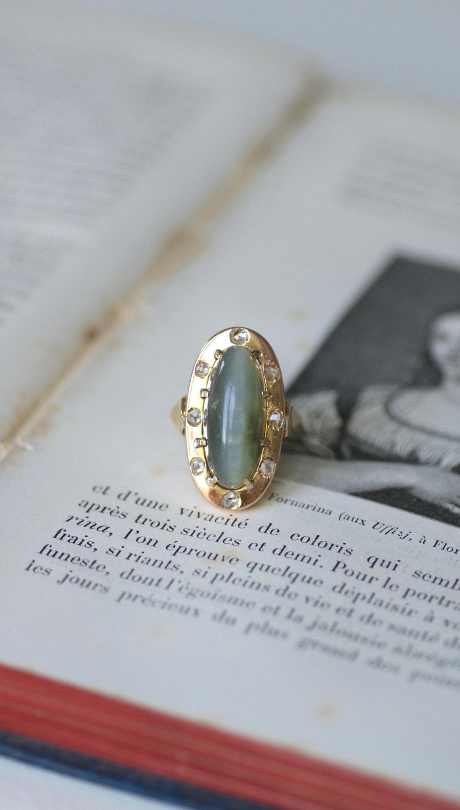 Bague Marquise Oeil de Chat et Diamants sur Or Rose - Galerie Pénélope