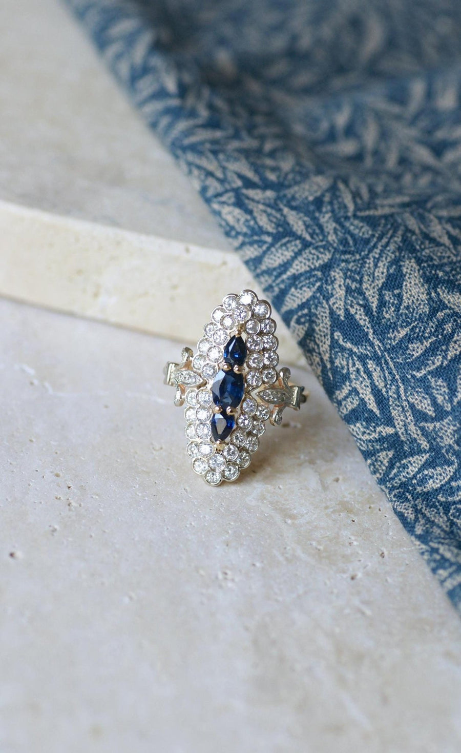 Bague Marquise Saphirs et Diamants Or Jaune - Galerie Pénélope