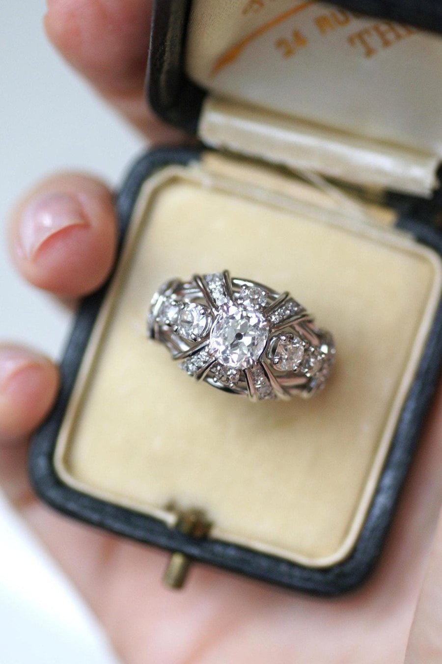 Bague Mauboussin Diamant Coussin 1.57 Cts sur Platine - Galerie Pénélope