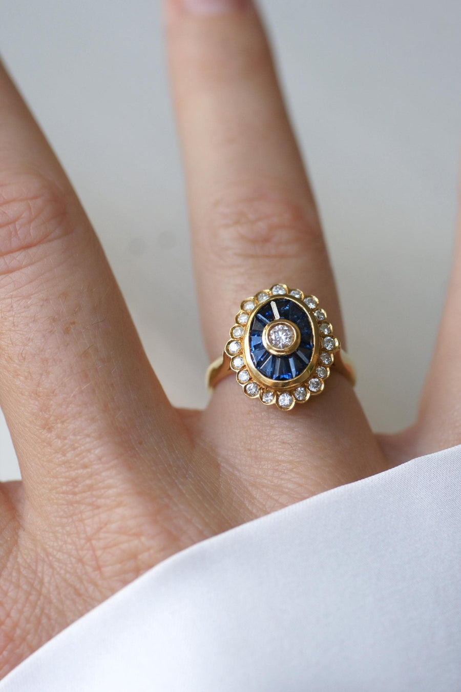 Bague Ovale Style Art Deco Diamants et Saphirs - Galerie Pénélope