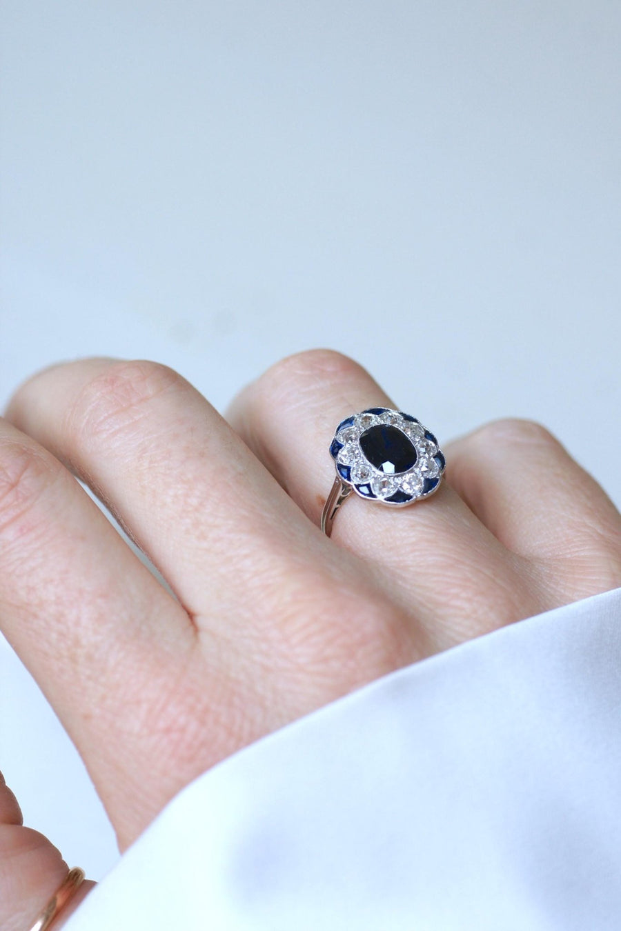 Bague Pompadour Art Déco Saphir et Diamants - Galerie Pénélope