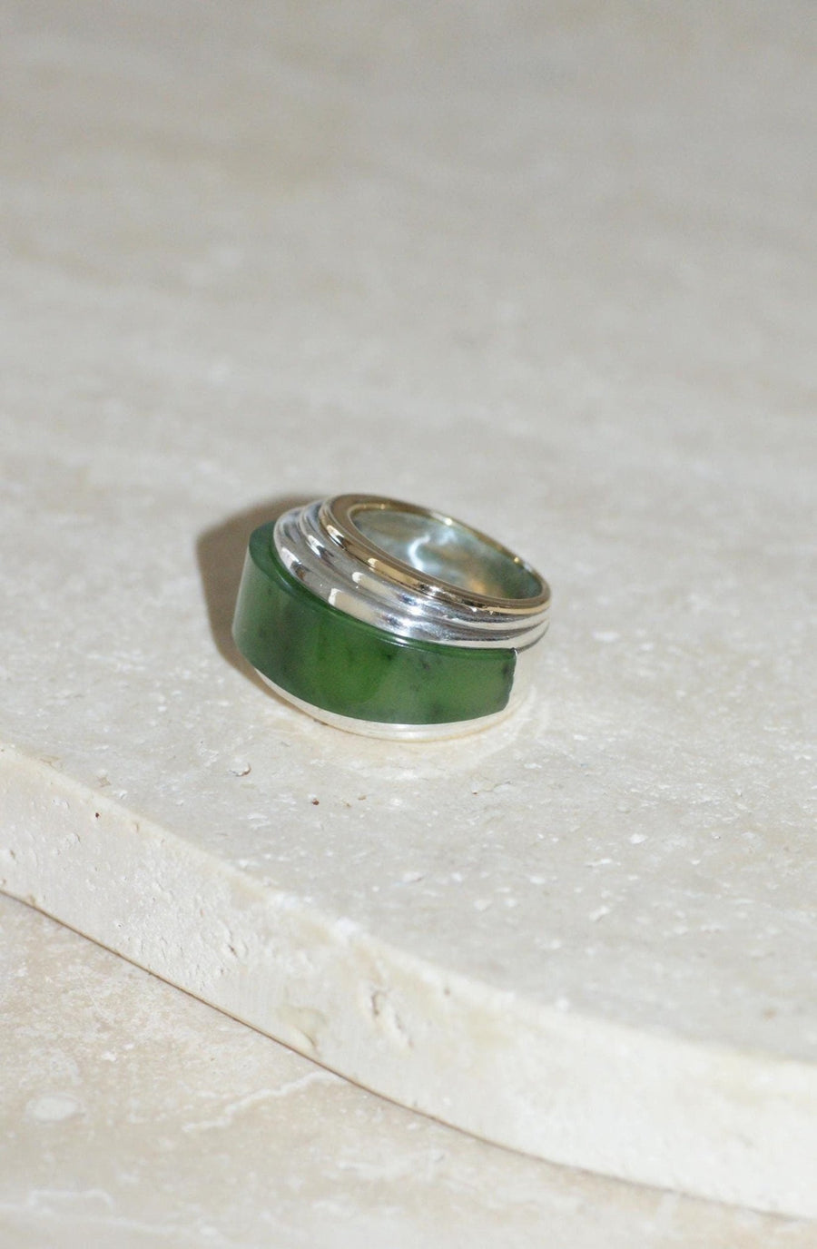 Bague Puiforcat par André Vassort Jade sur Or et Argent - Galerie Pénélope