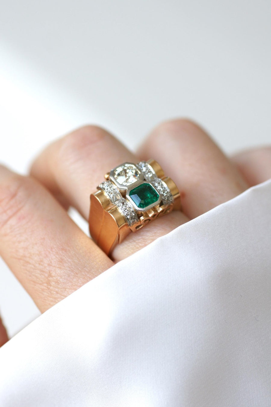 Bague Tank Emeraude Colombienne et Diamants - Galerie Pénélope