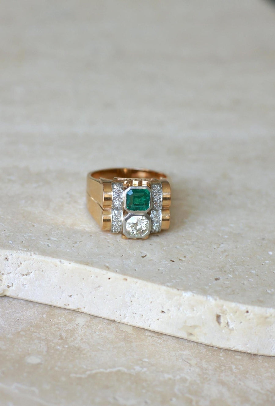Bague Tank Emeraude Colombienne et Diamants - Galerie Pénélope