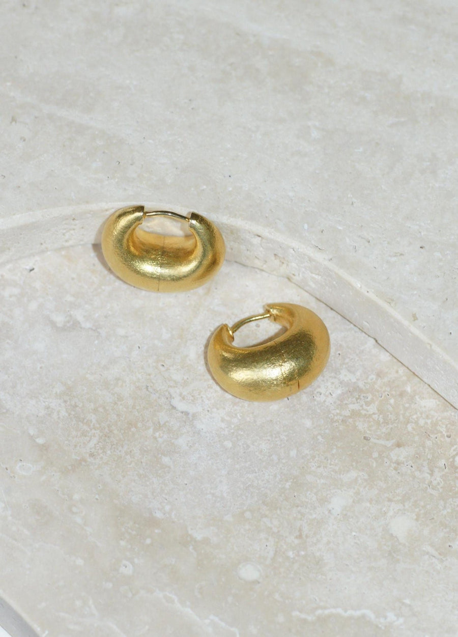 Boucles d'Oreilles Créoles Or Jaune Brossé - Galerie Pénélope