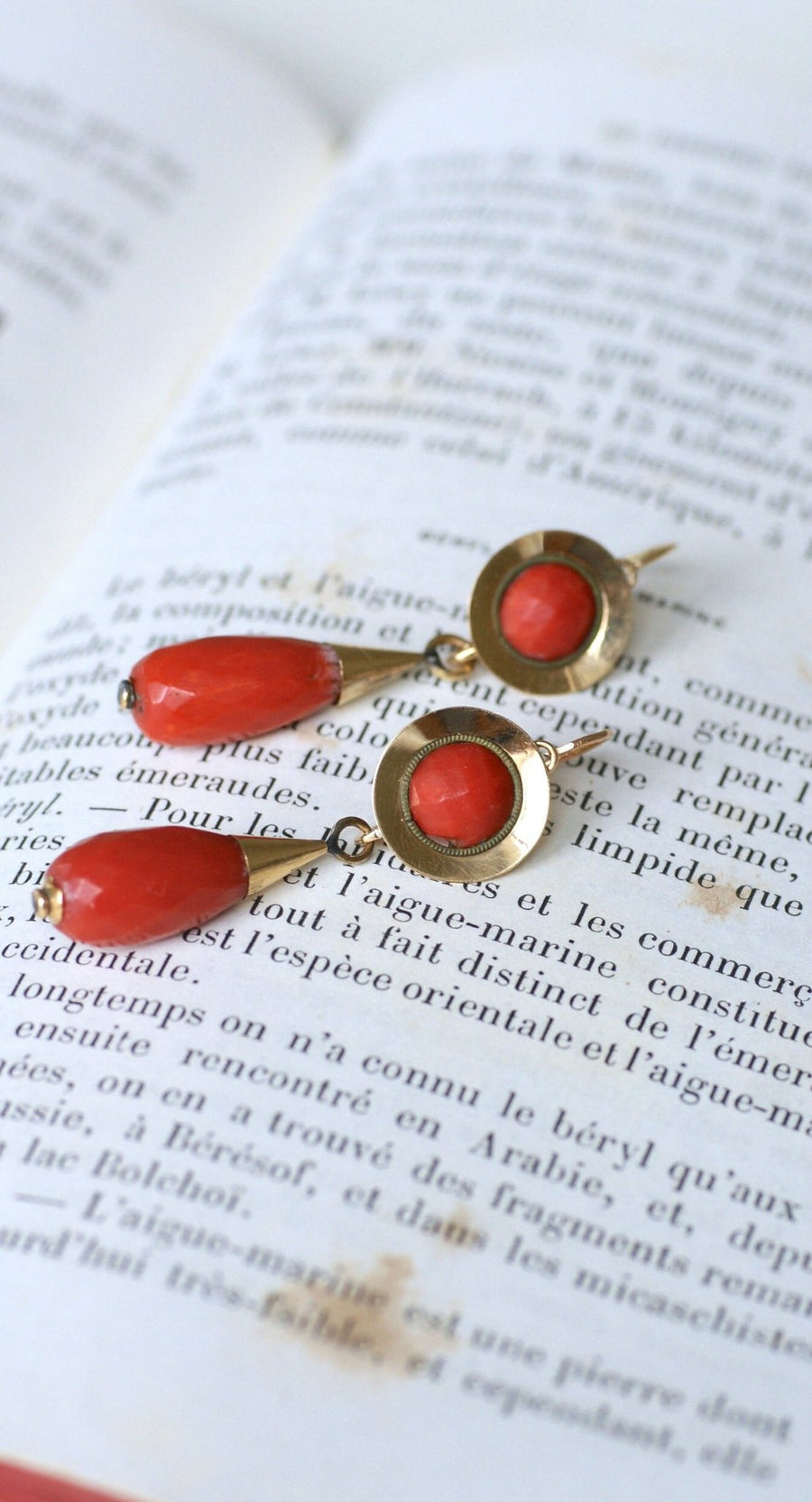 Boucles d'Oreilles Gouttes Corail - Galerie Pénélope