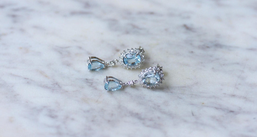 Boucles d'oreilles Gouttes Topaze Bleue et Diamant sur Or Blanc - Galerie Pénélope