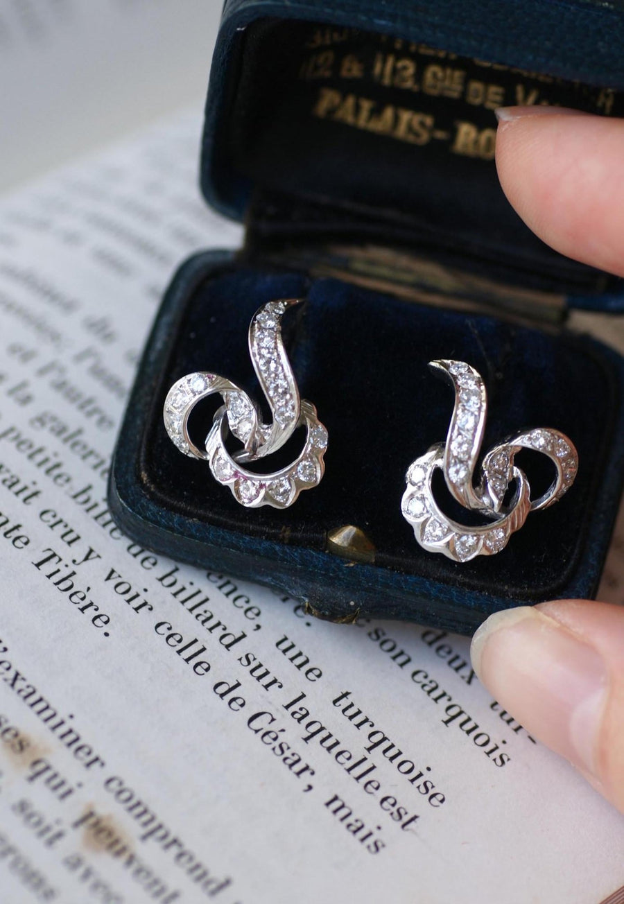 Boucles d'Oreilles Volutes Diamant Or Blanc - Galerie Pénélope