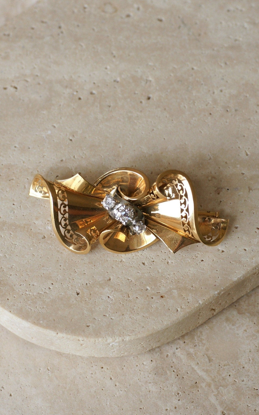 Broche Noeud Années 50 Diamants Or Rose - Galerie Pénélope