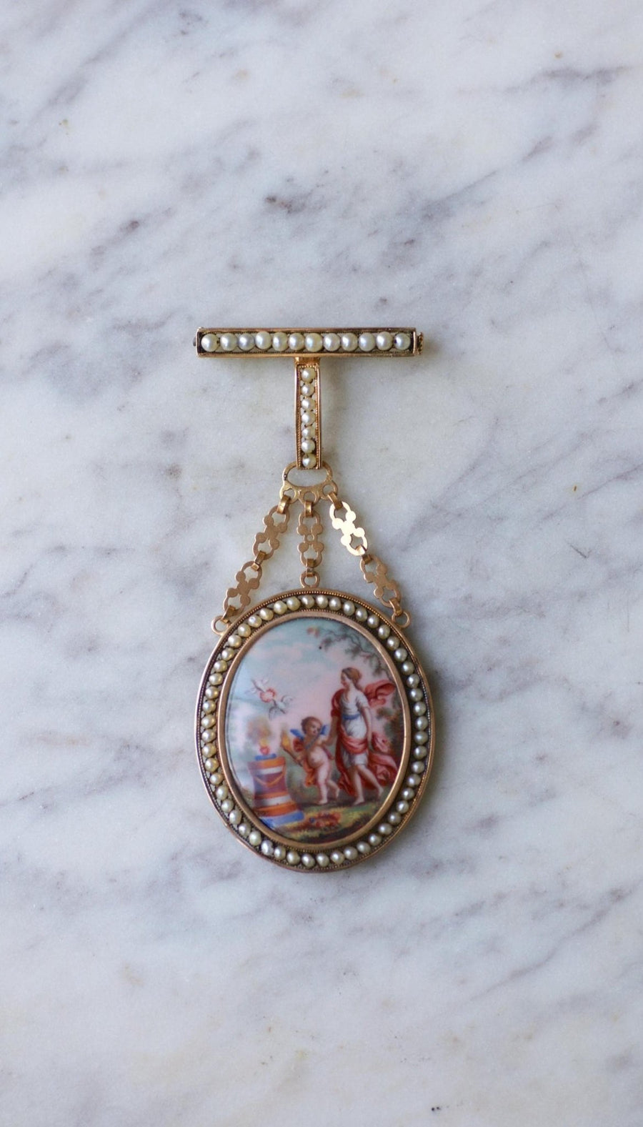 Broche Or, Perles, et Miniature Porcelaine par Auguste Perrette - Galerie Pénélope