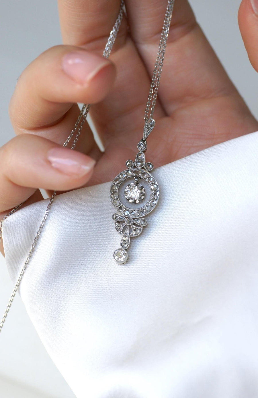Collier Art Déco Pendentif diamants - Galerie Pénélope