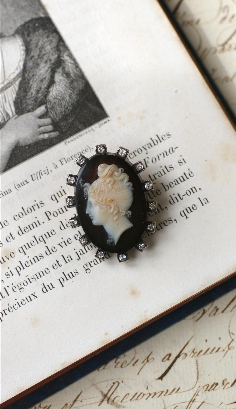 Broche Ovale Ancienne Camée Onyx et Diamants Or rose Argent