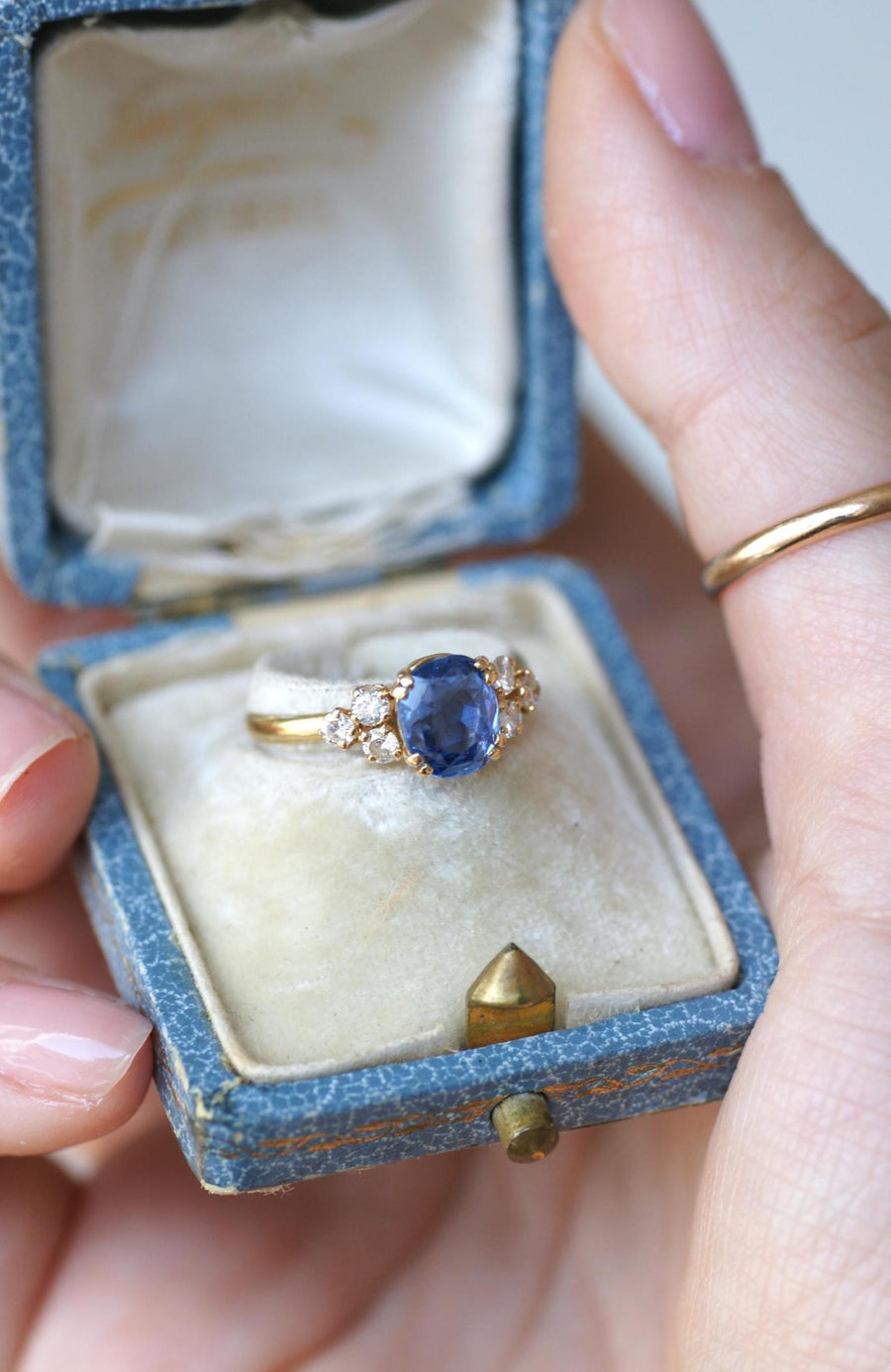 Bague Saphir Ceylan 1.60 Cts et Diamants sur Or Jaune