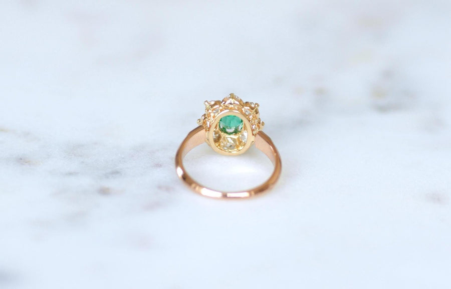 Bague Marguerite Ancienne Emeraude de Colombie et Diamants sur Or Rose