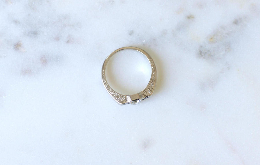 Bague Bandeau Art Deco Diamant Carré et Saphirs sur Platine