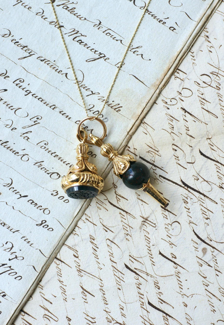 Pendentif Ancien Clef de Montre Or Jaune et Jaspe Sanguin